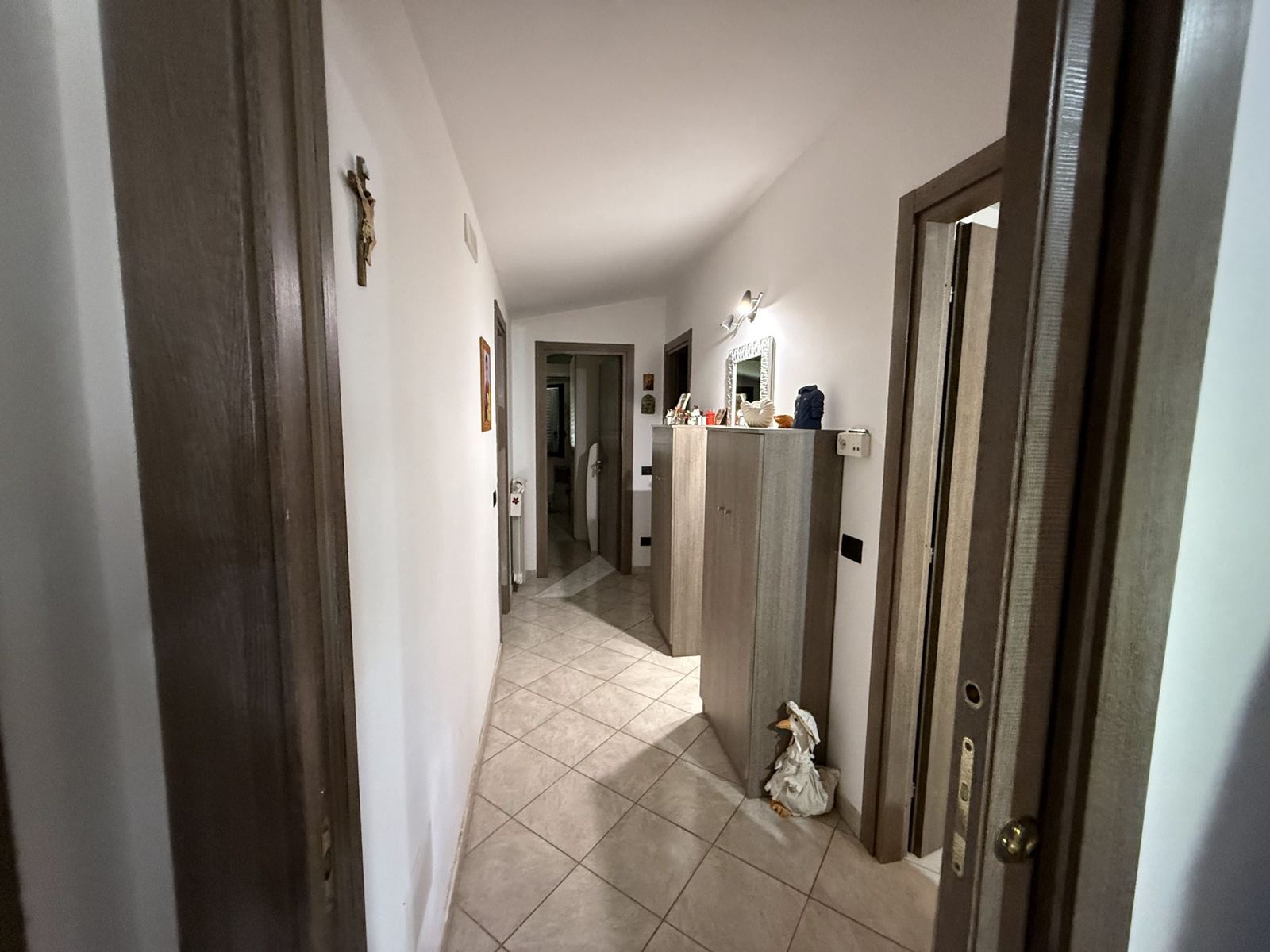 Villa con due appartamenti e giardino a Borgo Sabotino (Latina) — foto 17