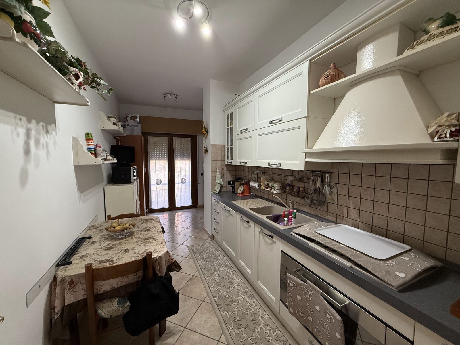 Villa con due appartamenti e giardino a Borgo Sabotino (Latina) — foto 24